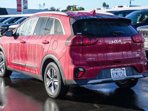 Used 2022 Kia Niro LXS image 6