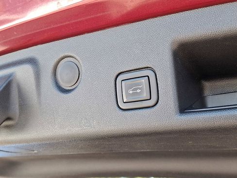 Used 2020 Chevrolet Equinox LT image 28