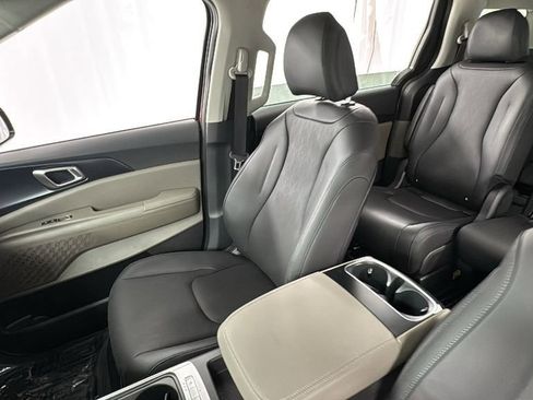 New 2026 Kia Carnival LXS image 13