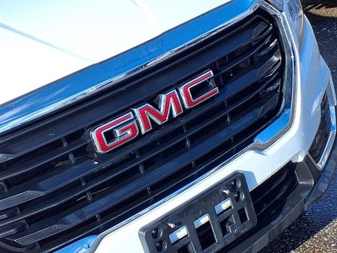 Used 2024 GMC Terrain SLE image 27