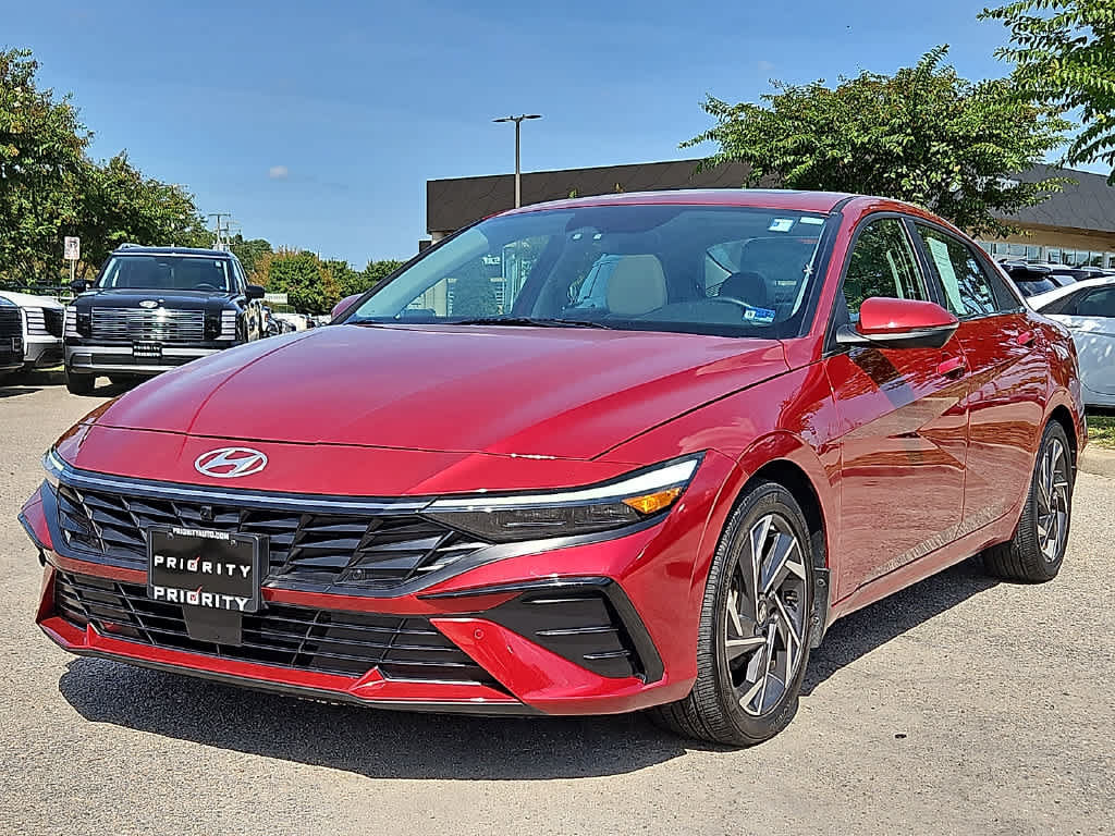 Used 2024 Hyundai Elantra Limited FWD image 1