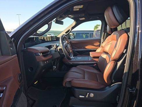 Used 2025 Lincoln Navigator L Reserve AWD/4WD image 9