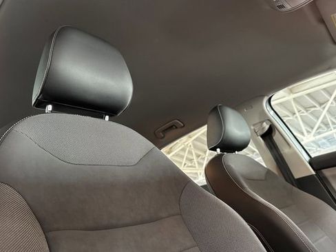 Certified 2022 Volkswagen Taos SE image 21