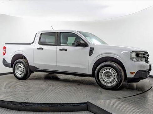 Used 2022 Ford Maverick XL image 9