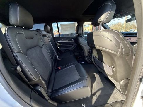New 2026 Jeep Grand Cherokee Laredo image 37