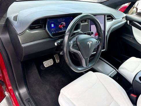 Used 2021 Tesla Model X Performance image 10