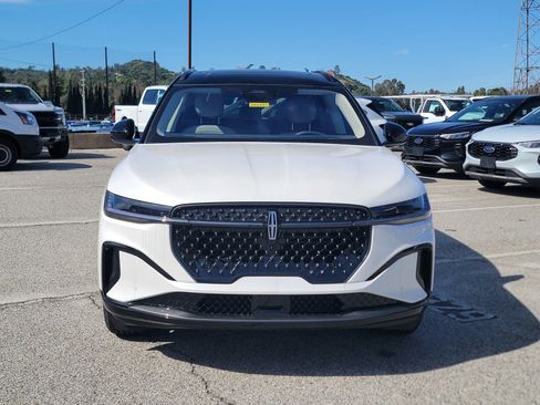 New 2026 Lincoln Nautilus Reserve image 2