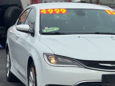 Used 2015 Chrysler 200 Limited image 9