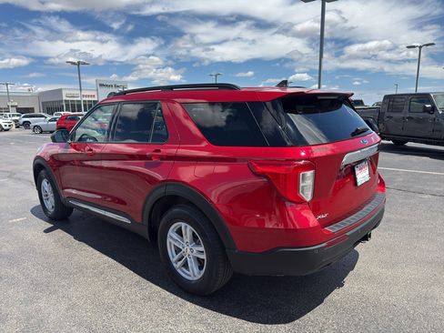 Used 2023 Ford Explorer XLT w/ Class IV Trailer Tow Package AWD/4WD image 7