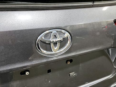 Used 2023 Toyota Highlander XLE image 31