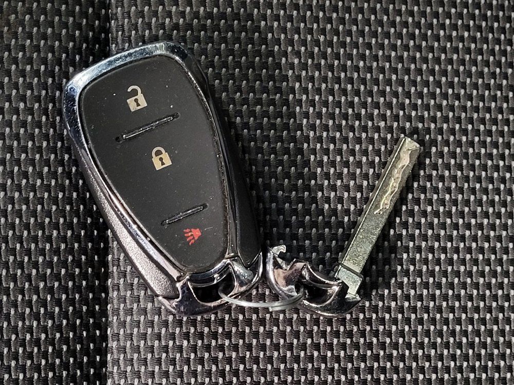 Used 2021 Chevrolet Traverse LT FWD image 32