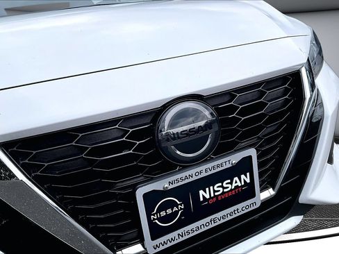 Used 2023 Nissan Sentra SV FWD image 32
