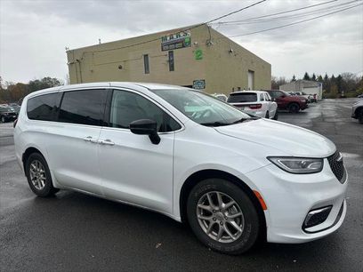 Certified 2024 Chrysler Pacifica Touring-L