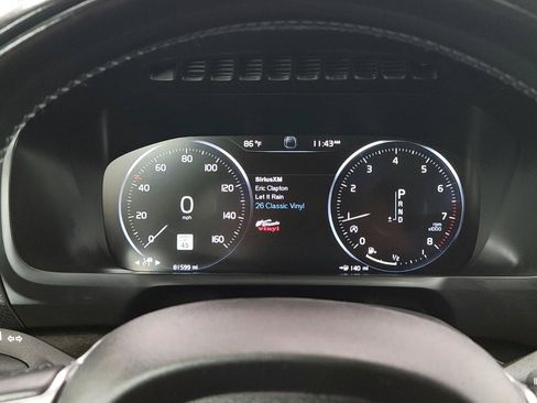 Used 2018 Volvo XC90 T6 Momentum w/ Convenience Package AWD/4WD image 17