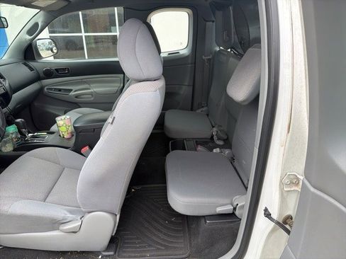 Used 2015 Toyota Tacoma 2WD Access Cab image 14