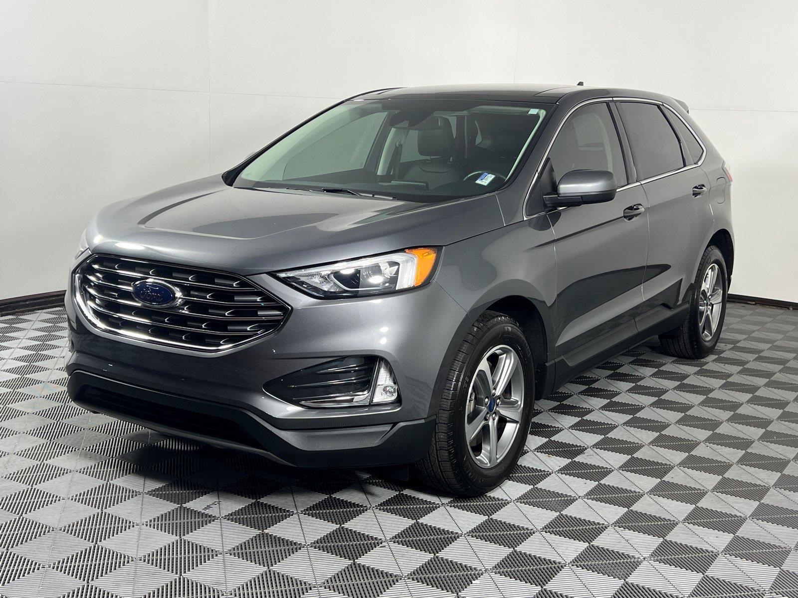 Used 2022 Ford Edge SEL w/ Convenience Package AWD/4WD image 3