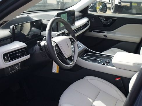 New 2026 Lincoln Aviator AWD image 19