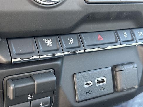New 2026 GMC Sierra 3500 Pro AWD/4WD image 15