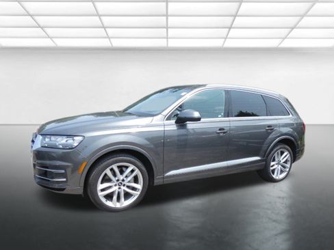 Used 2018 Audi Q7 3.0T Prestige w/ Prestige Package AWD/4WD image 3