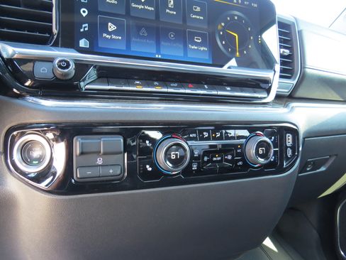 Used 2025 Chevrolet Silverado 1500 LT AWD/4WD image 27
