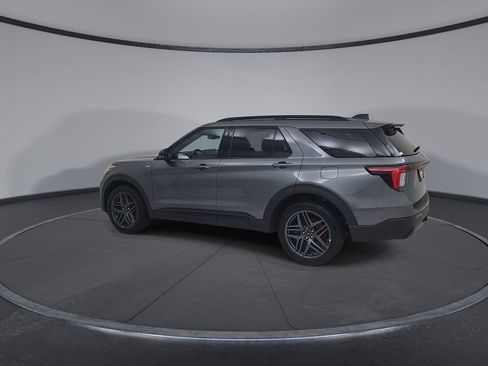 Used 2025 Ford Explorer ST-Line w/ ST-Line Street Pack AWD/4WD image 10