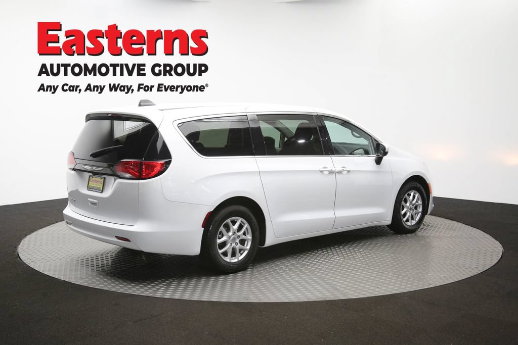 Used 2022 Chrysler Voyager LX FWD image 42