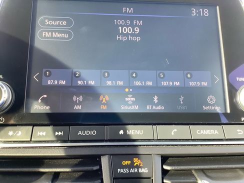 Used 2024 Nissan Altima 2.5 SV image 11