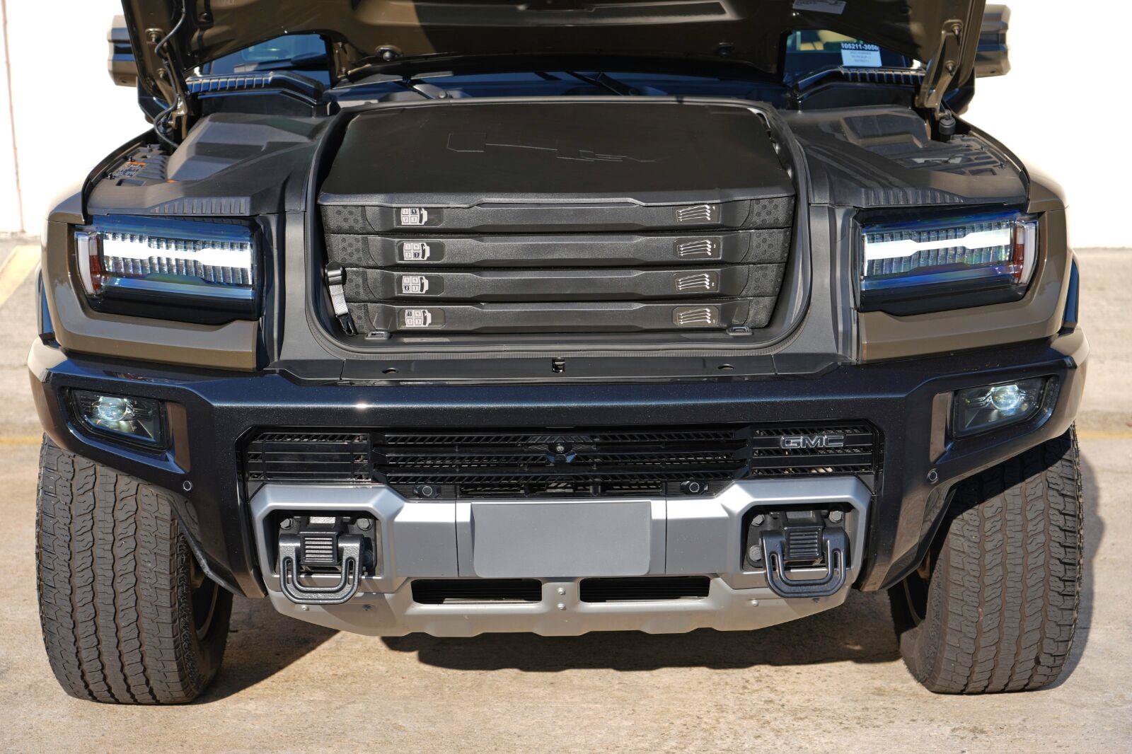 Used 2025 GMC Hummer EV 3X w/ LPO, Roof Cross Rail Package AWD/4WD image 8
