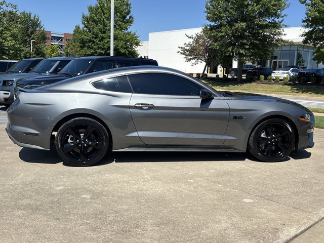 Used 2022 Ford Mustang GT Premium w/ Equipment Group 401A RWD image 2