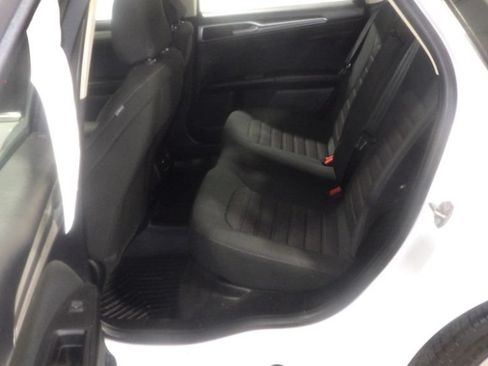 Used 2020 Ford Fusion SE FWD image 7