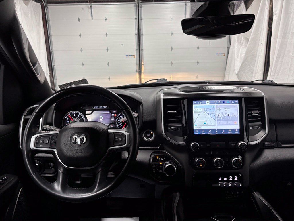 Used 2022 RAM 1500 Big Horn AWD/4WD image 16