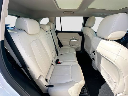 Used 2021 Mercedes-Benz GLB 250 image 27