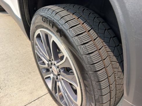 Used 2018 GMC Acadia SLT w/ LPO, Protection Package AWD/4WD image 8