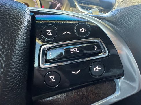 Used 2018 Cadillac XTS Luxury image 19