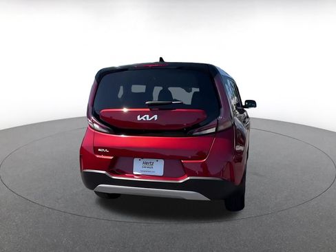 Used 2025 Kia Soul LX w/ LX Technology Package FWD image 14
