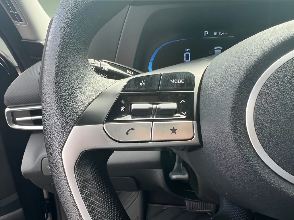 Certified 2026 Hyundai Elantra SE FWD image 20