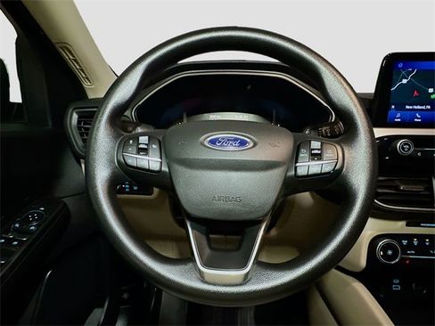 Certified 2020 Ford Escape SE image 10