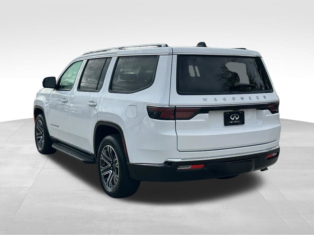 Used 2025 Jeep Wagoneer Series II AWD/4WD image 10