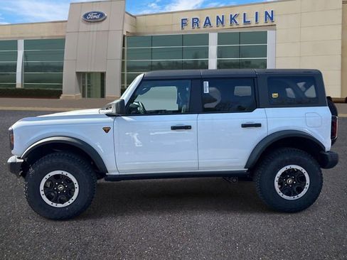 New 2026 Ford Bronco Badlands w/ Sasquatch Package AWD/4WD image 4