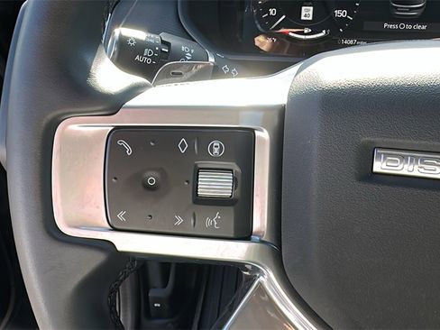 Certified 2025 Land Rover Discovery Dynamic SE image 14