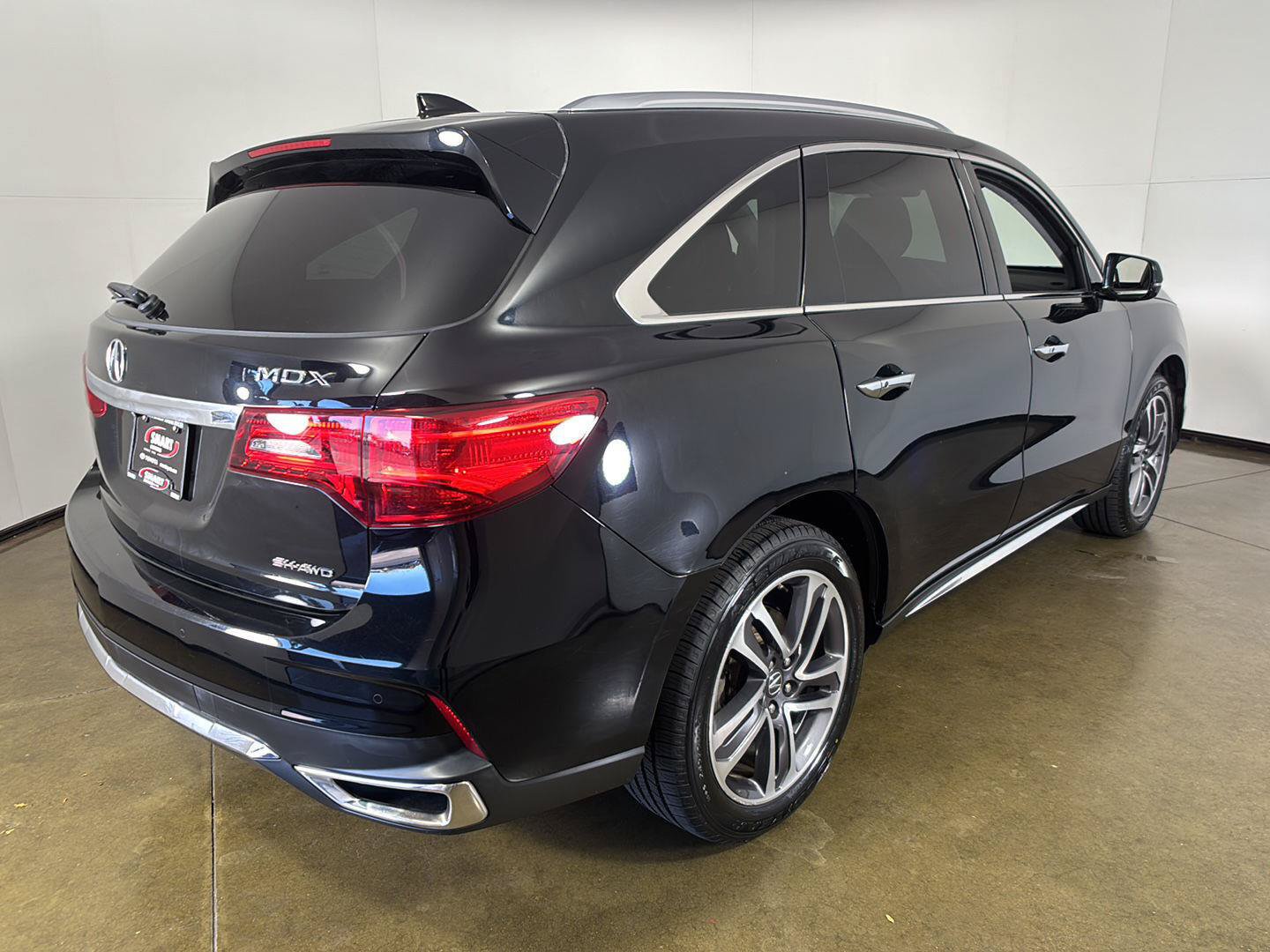 Used 2018 Acura MDX w/ Advance Package AWD/4WD image 10