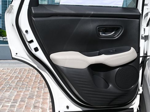 New 2027 Honda HR-V LX image 11