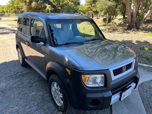 Used 2005 Honda Element EX image 10