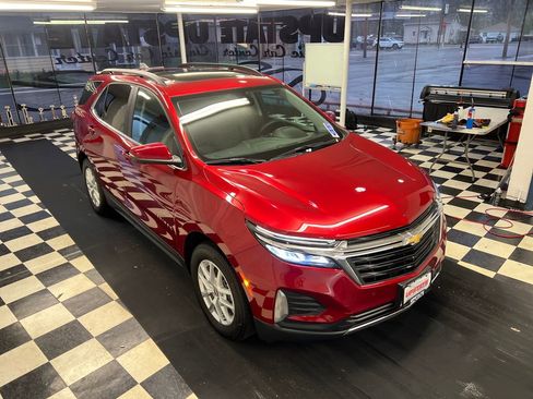 Used 2023 Chevrolet Equinox LT image 16