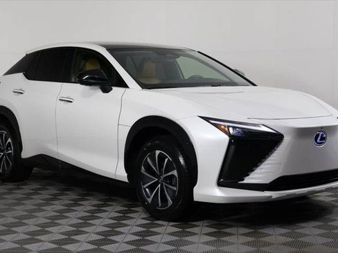 Certified 2023 Lexus RZ 450e Premium w/ Technology Package AWD/4WD image 3