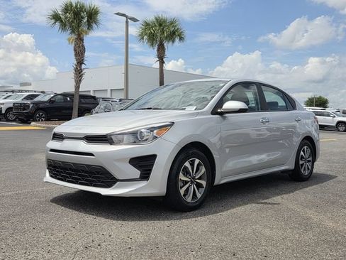 Used 2022 Kia Rio S w/ Technology Package FWD image 2