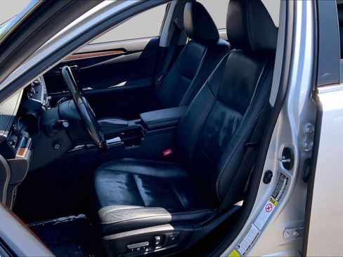 Used 2014 Lexus ES 350 w/ Luxury Package FWD image 7