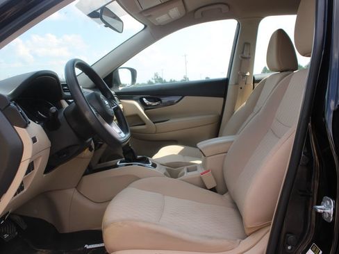 Used 2017 Nissan Rogue S FWD image 14