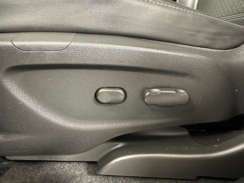 Used 2019 Buick Encore Preferred w/ Safety Package FWD image 16