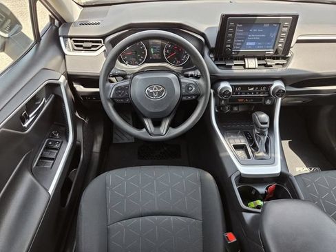Used 2021 Toyota RAV4 XLE w/ Convenience Package FWD image 12